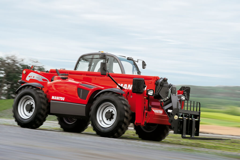 На базе погрузчика Manitou 1440