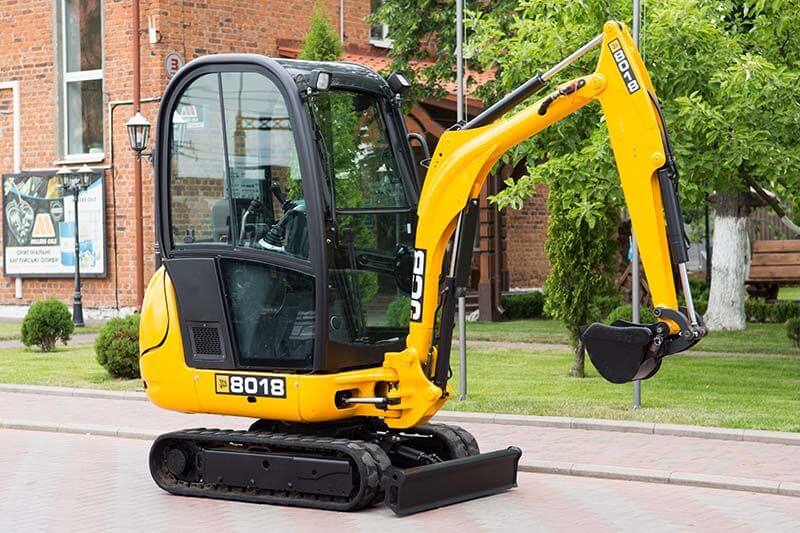 JCB 8018