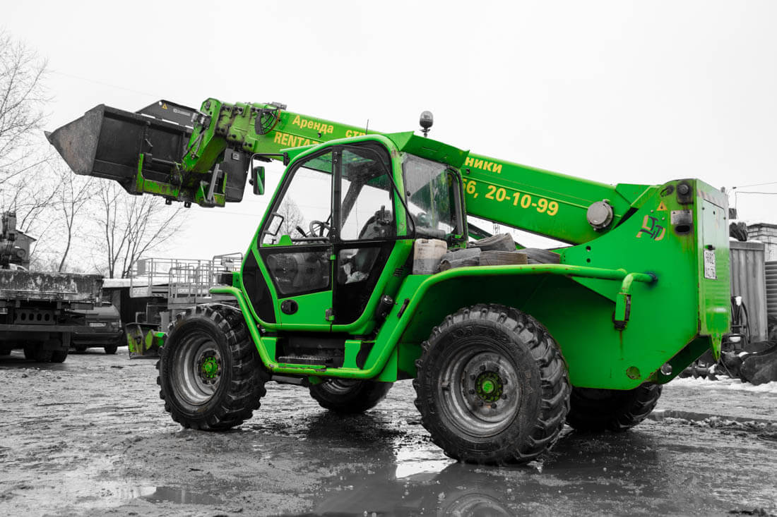 На базе погрузчика Merlo 4017