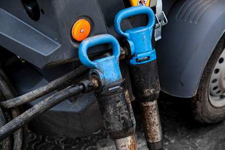 Фото Atlas Copco XAS 88 с отбойником в прокат 