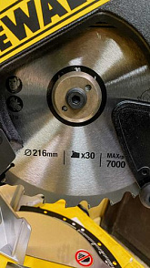 Фото Торцовочная пила DEWALT DWS774 в прокат 