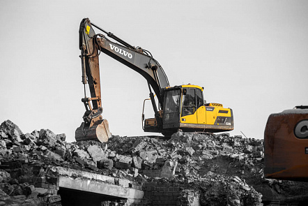 Фото На базе экскаватора Volvo 220 в прокат 